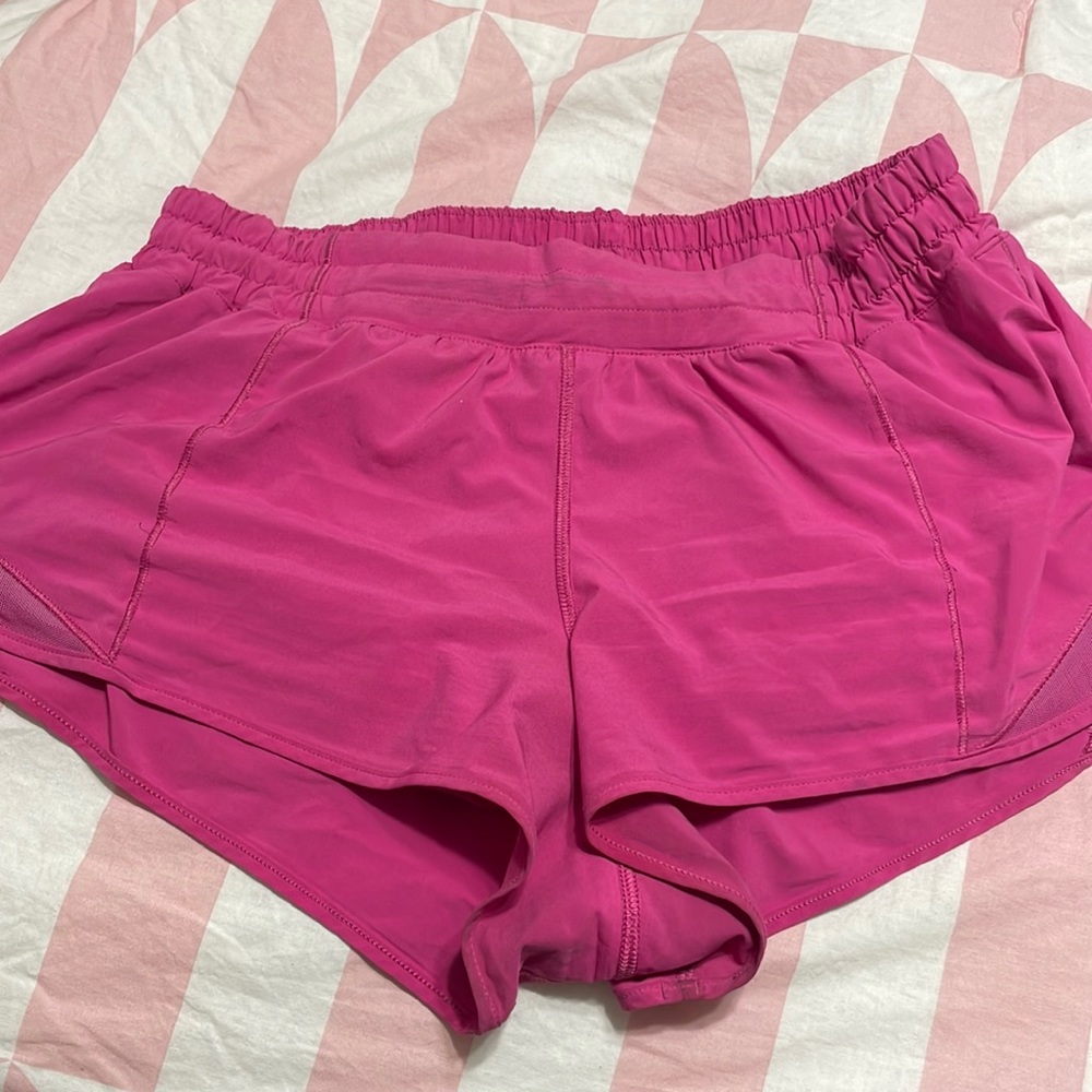 Lululemon Hotty Hot Shorts (Sonic Pink)